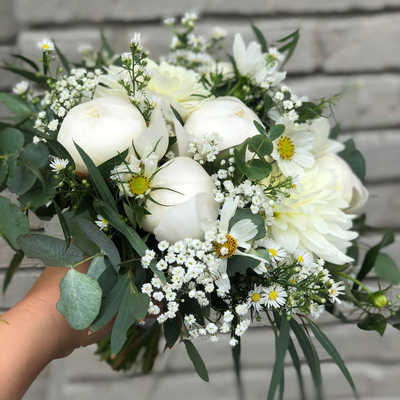 Brudebukett-hvitepeoner_1080x1080