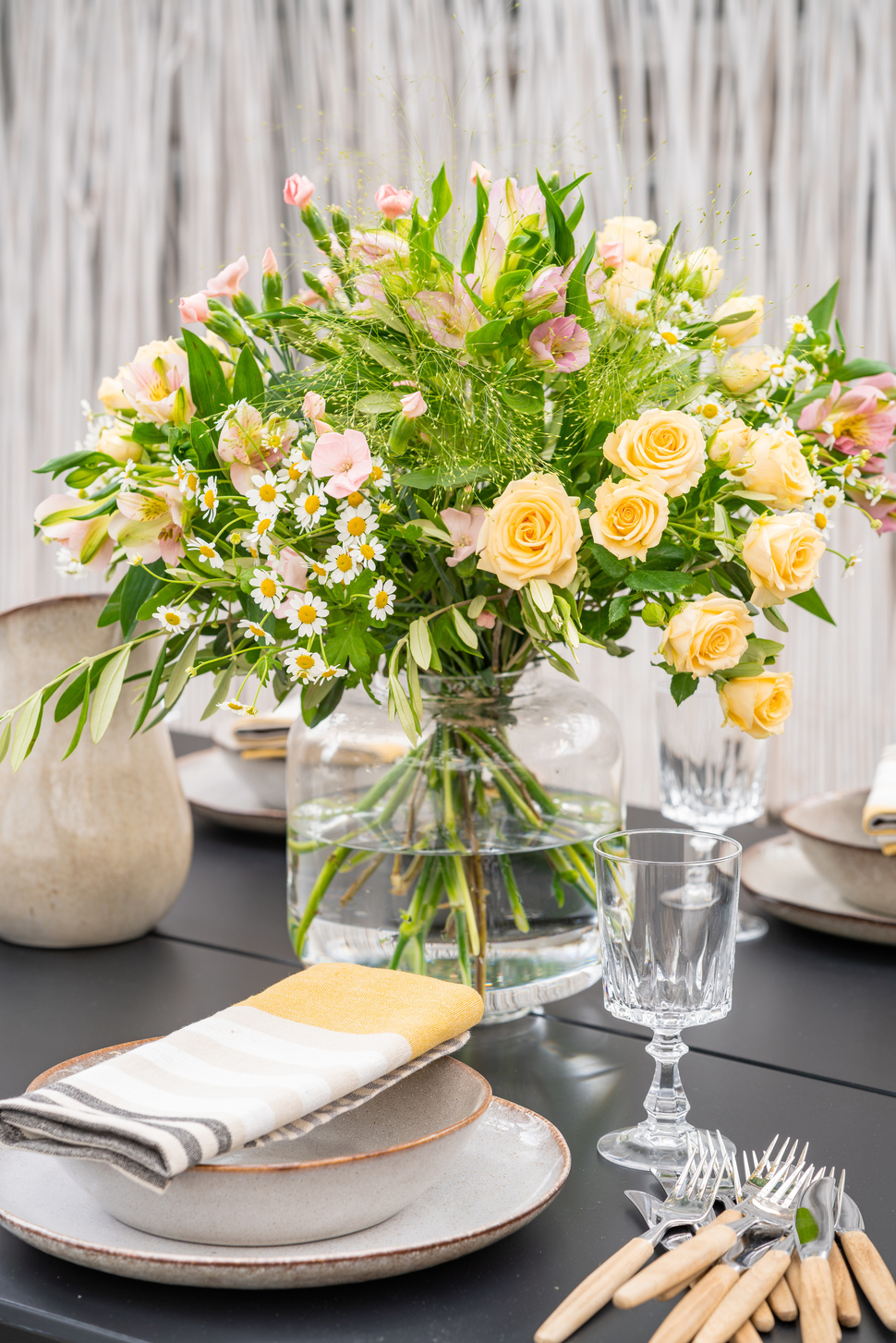 sommerbukett som passer til bordpynt_970x1454.jpg